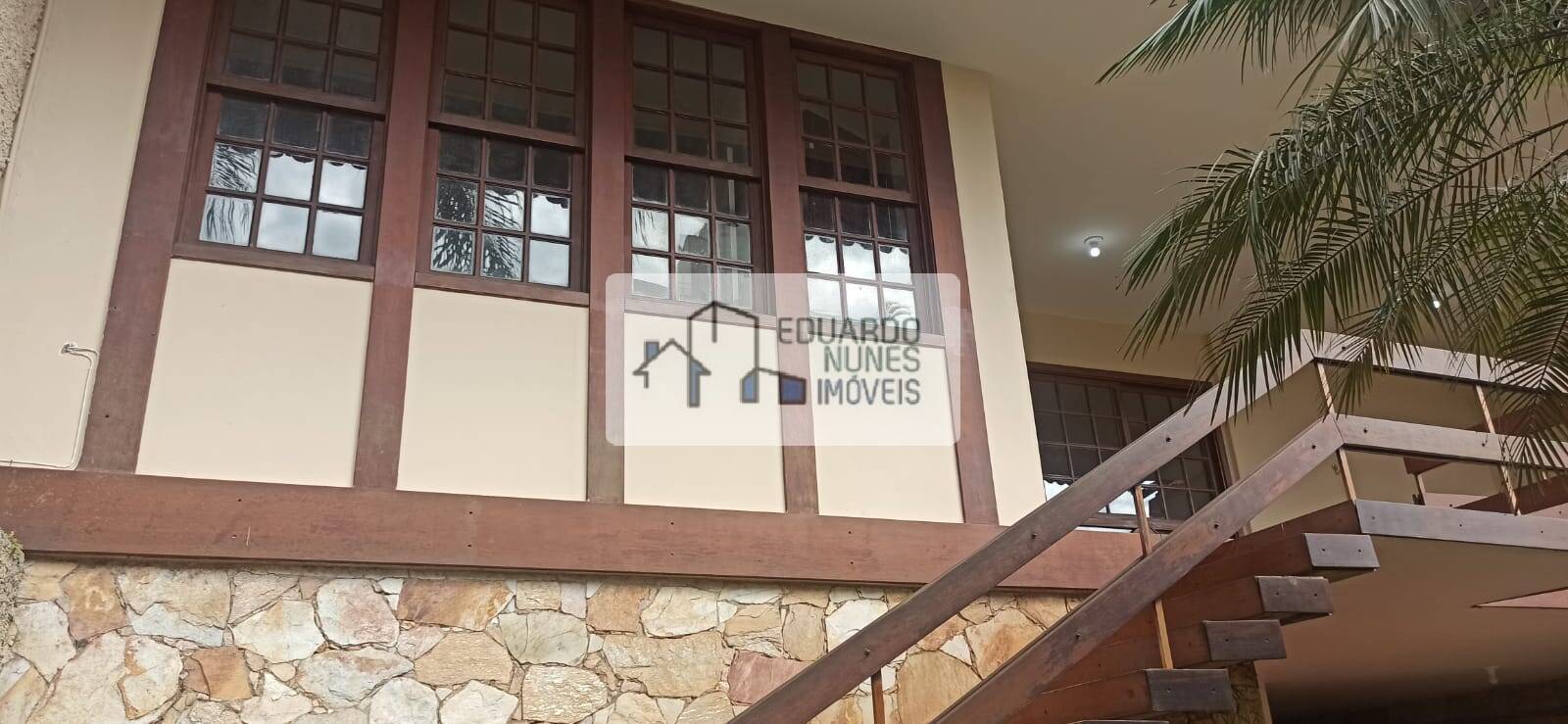 Casa à venda com 6 quartos, 360m² - Foto 4