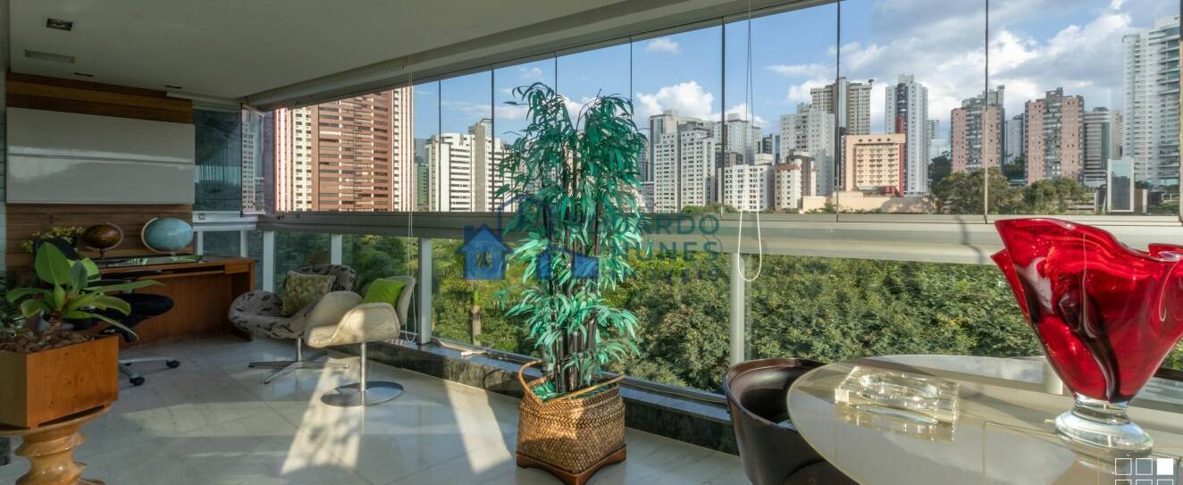Apartamento à venda com 4 quartos, 243m² - Foto 2