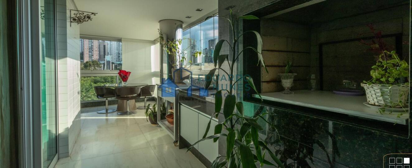 Apartamento à venda com 4 quartos, 243m² - Foto 3